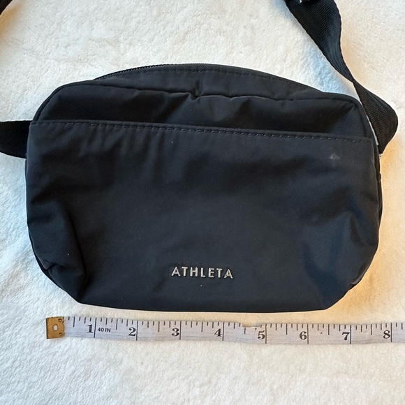 Athleta Belt Bag All About Crossbody Black Like New - Picture 4 of 7